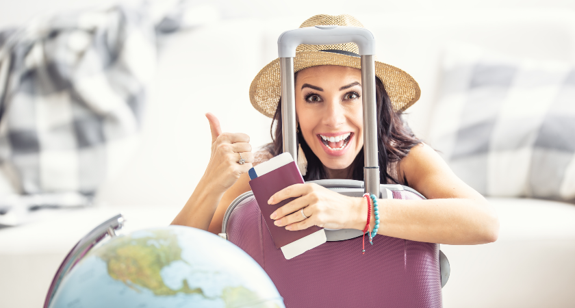 žena se zavazadlem woman with suitcase