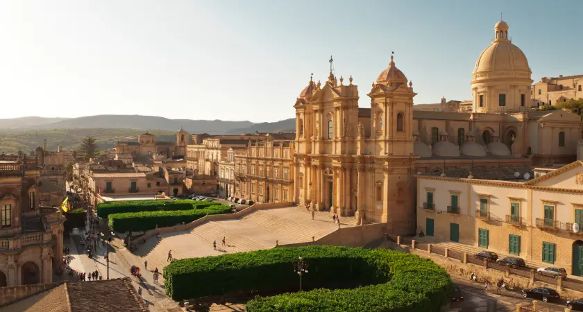 Sicilské městečko Noto ohromí svou velkolepostí.